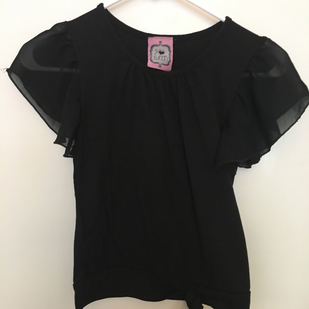 Flutter sleeve knit top with tie